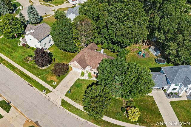 5263 Pine Slope Drive, Wyoming, MI 49519