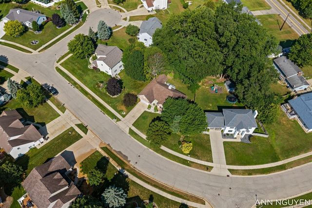 5263 Pine Slope Drive, Wyoming, MI 49519