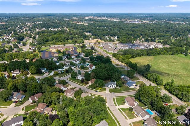 5263 Pine Slope Drive, Wyoming, MI 49519