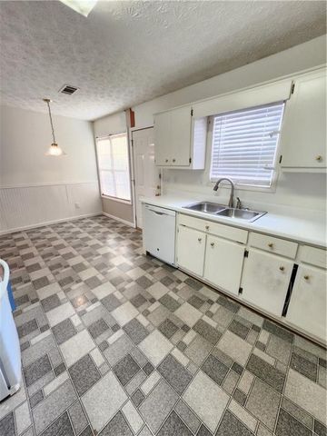 2741 Glendale Drive, Gainesville, GA 30507