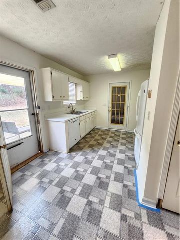 2741 Glendale Drive, Gainesville, GA 30507