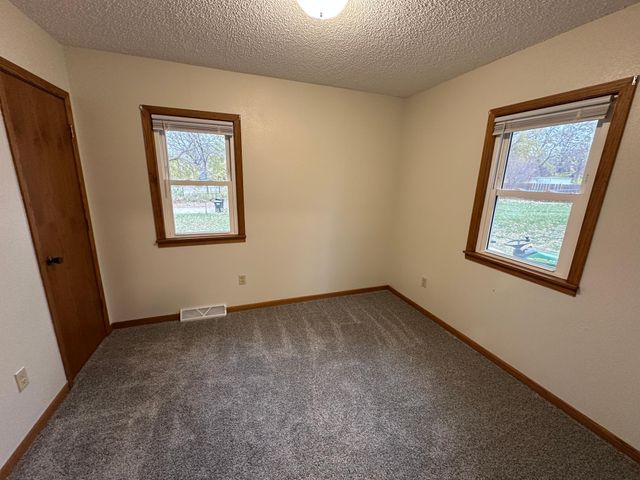 805 Franklin Street SW, Hutchinson, MN 55350