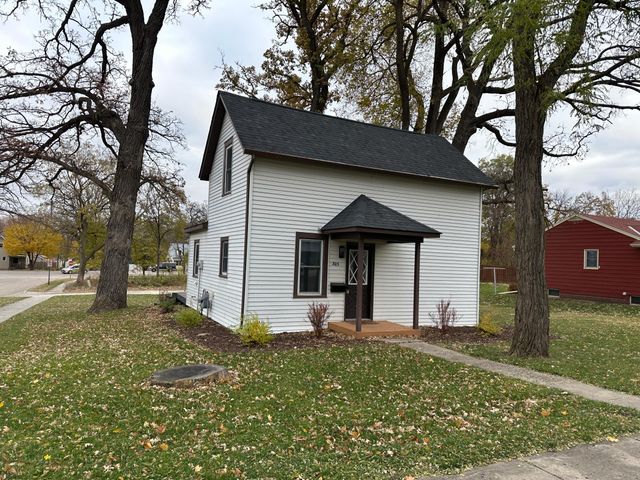 805 Franklin Street SW, Hutchinson, MN 55350