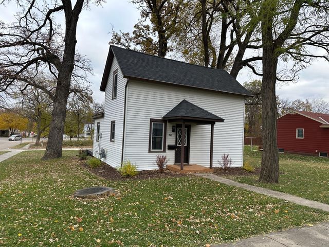 805 Franklin Street SW, Hutchinson, MN 55350