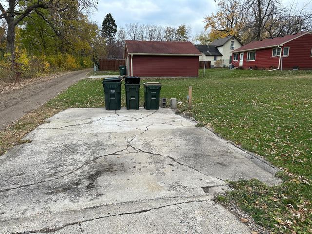 805 Franklin Street SW, Hutchinson, MN 55350