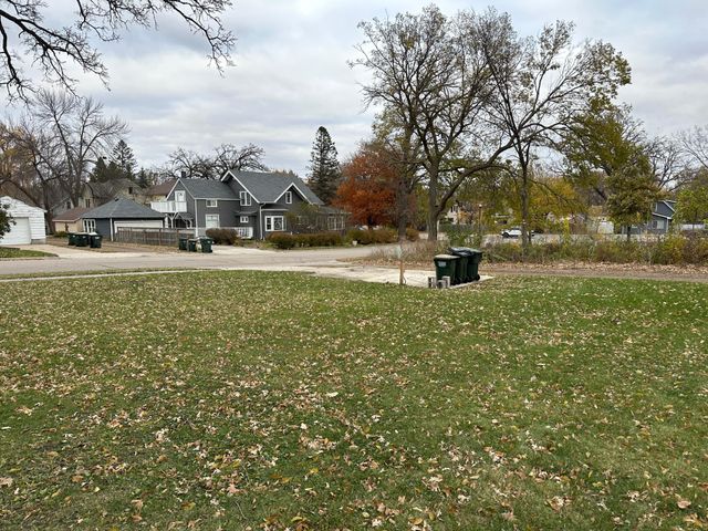 805 Franklin Street SW, Hutchinson, MN 55350