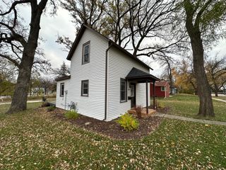 805 Franklin Street SW, Hutchinson, MN 55350