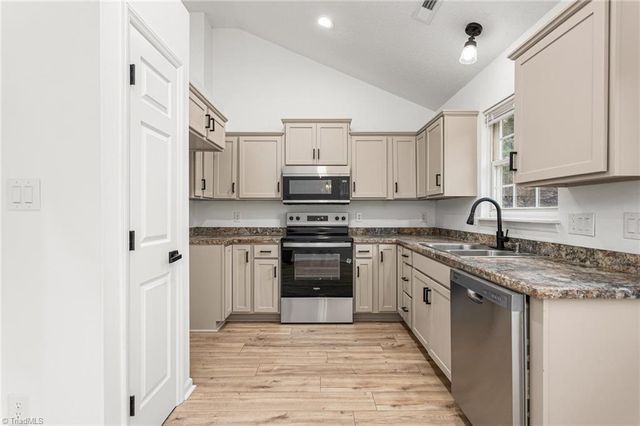 111 W Butler Avenue, Liberty, NC 27298