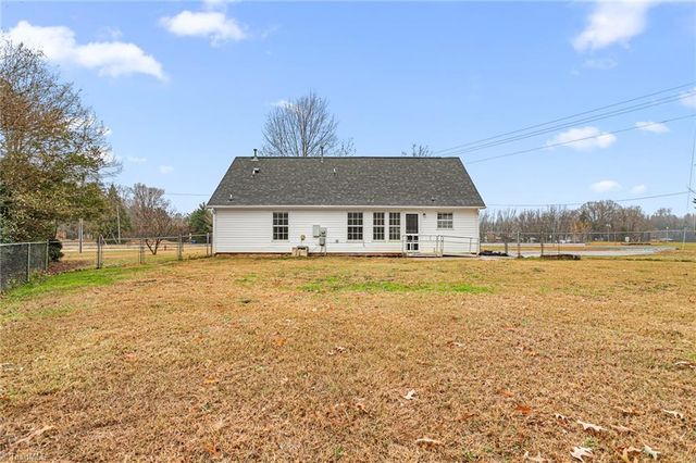111 W Butler Avenue, Liberty, NC 27298