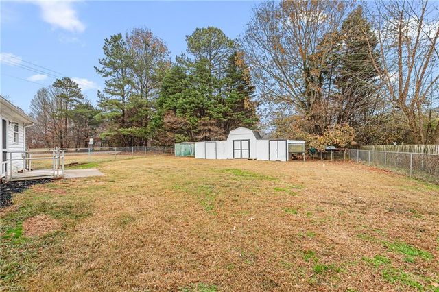 111 W Butler Avenue, Liberty, NC 27298