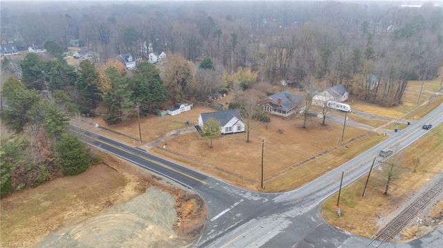 111 W Butler Avenue, Liberty, NC 27298