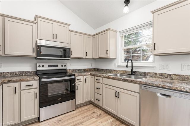 111 W Butler Avenue, Liberty, NC 27298