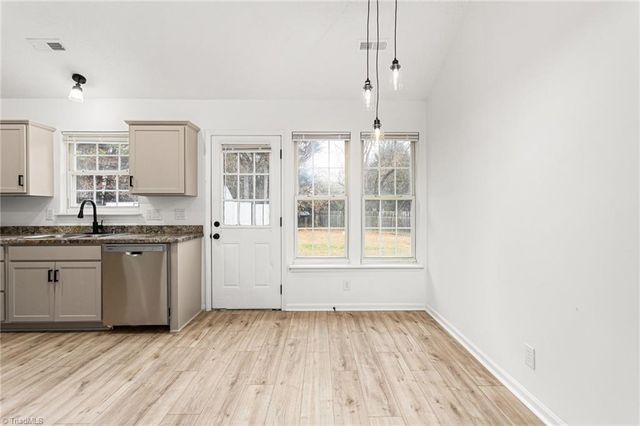 111 W Butler Avenue, Liberty, NC 27298