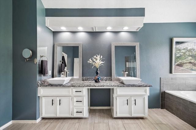 906 Venice Street, Sugar Land, TX 77478