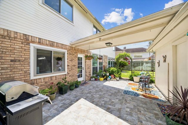 906 Venice Street, Sugar Land, TX 77478