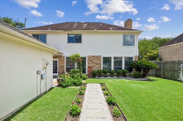 906 Venice Street, Sugar Land, TX 77478