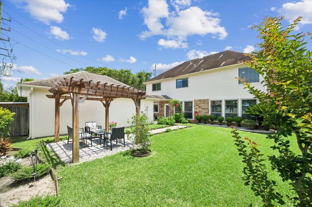 906 Venice Street, Sugar Land, TX 77478