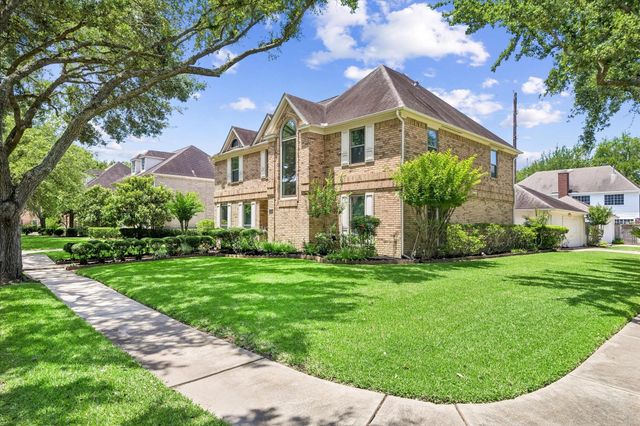906 Venice Street, Sugar Land, TX 77478