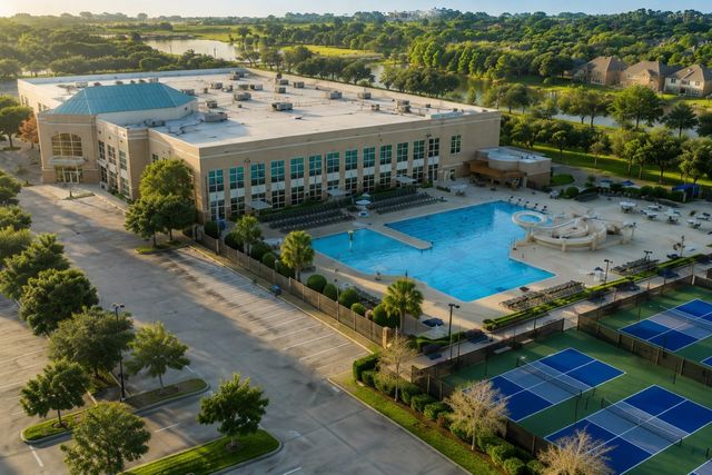 906 Venice Street, Sugar Land, TX 77478