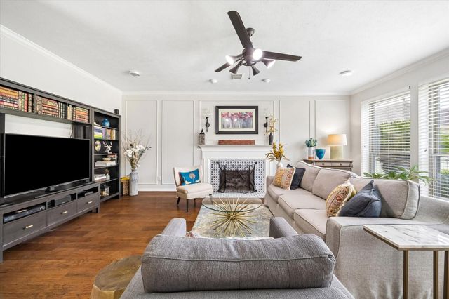906 Venice Street, Sugar Land, TX 77478
