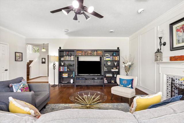 906 Venice Street, Sugar Land, TX 77478