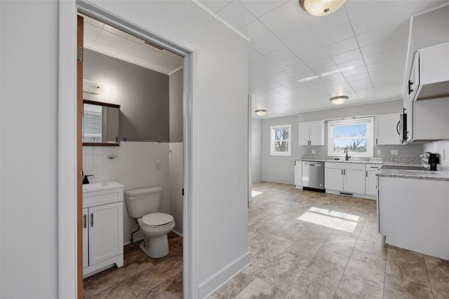 231 32nd Street NE, Cedar Rapids, IA 52402