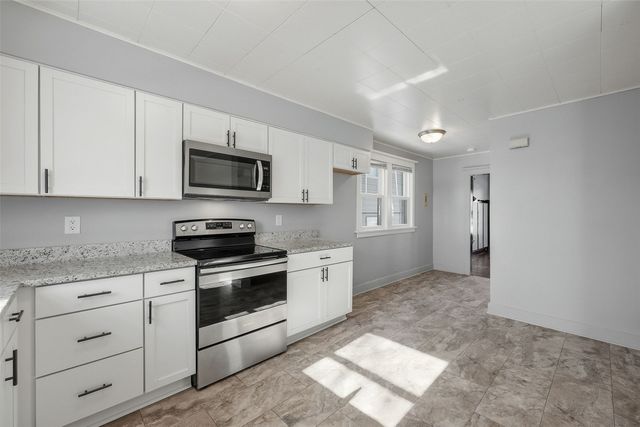 231 32nd Street NE, Cedar Rapids, IA 52402