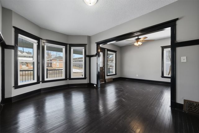 231 32nd Street NE, Cedar Rapids, IA 52402