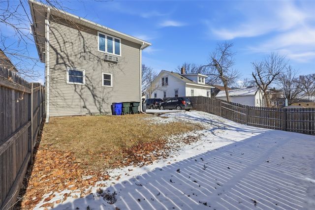 231 32nd Street NE, Cedar Rapids, IA 52402