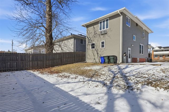 231 32nd Street NE, Cedar Rapids, IA 52402