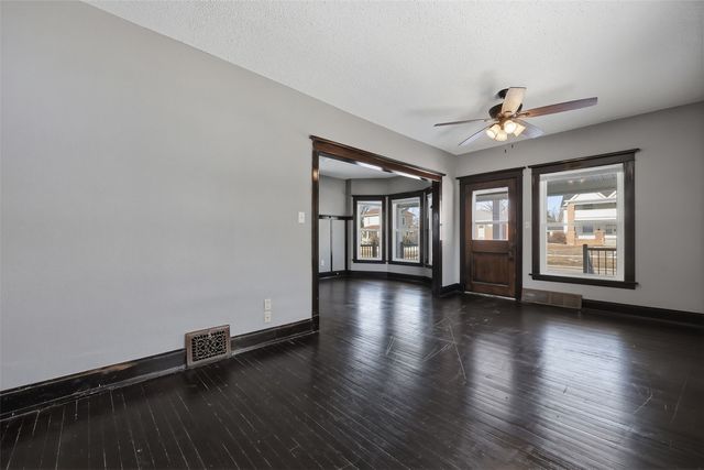 231 32nd Street NE, Cedar Rapids, IA 52402