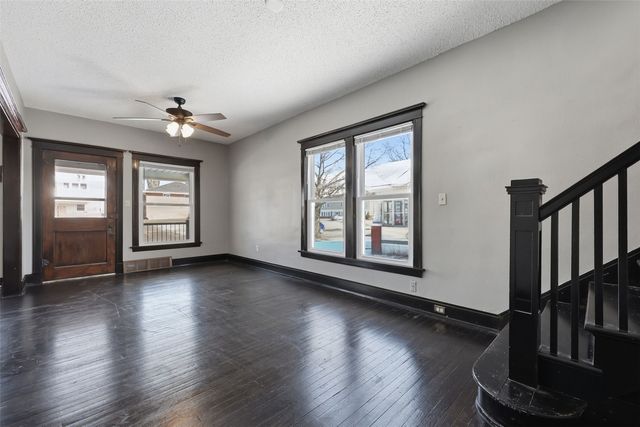 231 32nd Street NE, Cedar Rapids, IA 52402