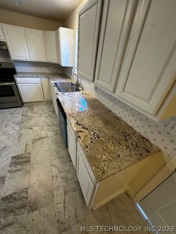 4716 E 2nd Street S, Tulsa, OK 74112