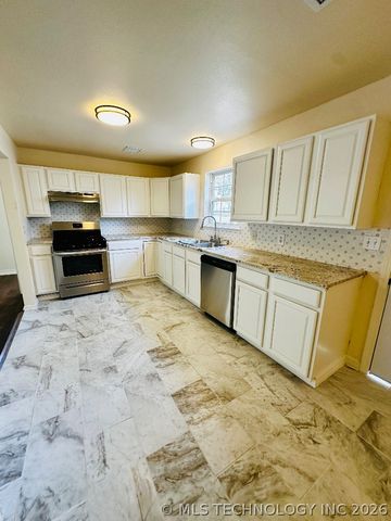 4716 E 2nd Street S, Tulsa, OK 74112