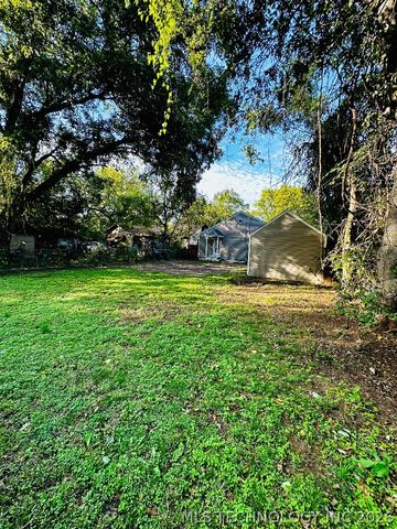 4716 E 2nd Street S, Tulsa, OK 74112