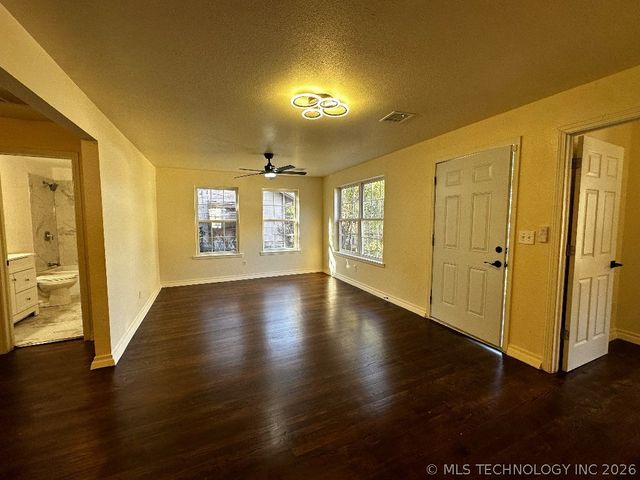 4716 E 2nd Street S, Tulsa, OK 74112