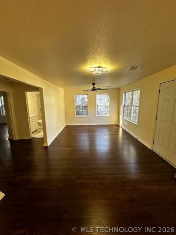 4716 E 2nd Street S, Tulsa, OK 74112