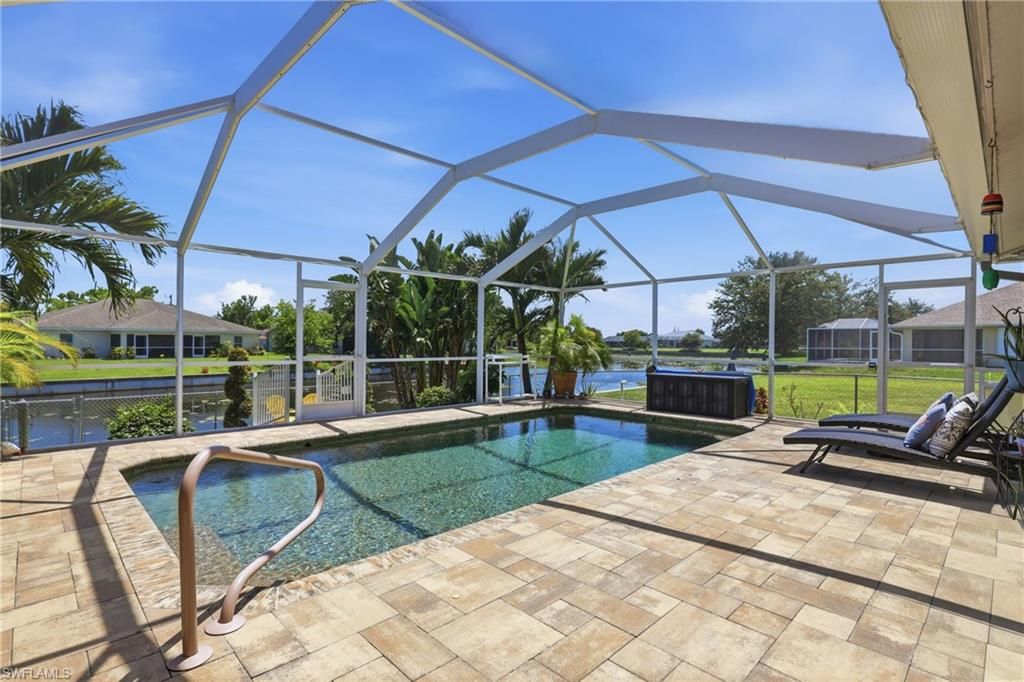 Image 1 of property listing at 522 SE 4th ST, Cape Coral, FL 33990