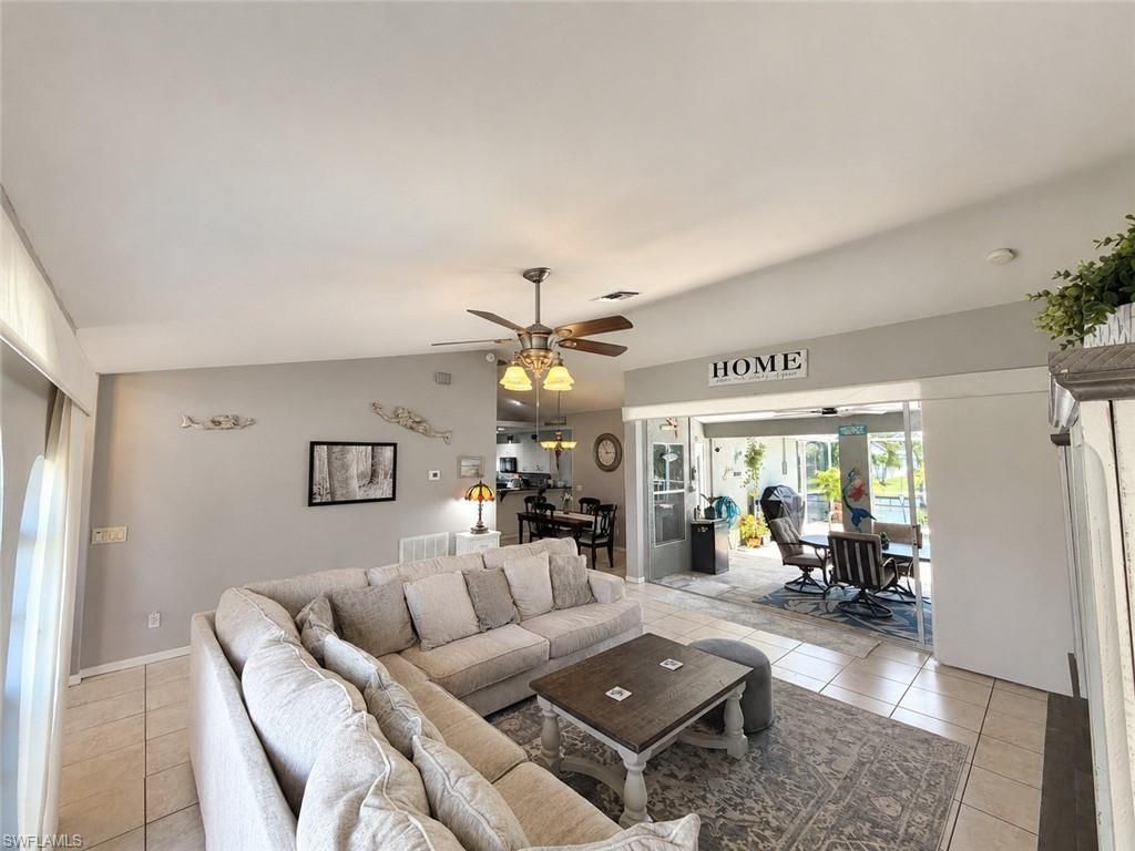 Image 17 of property listing at 522 SE 4th ST, Cape Coral, FL 33990