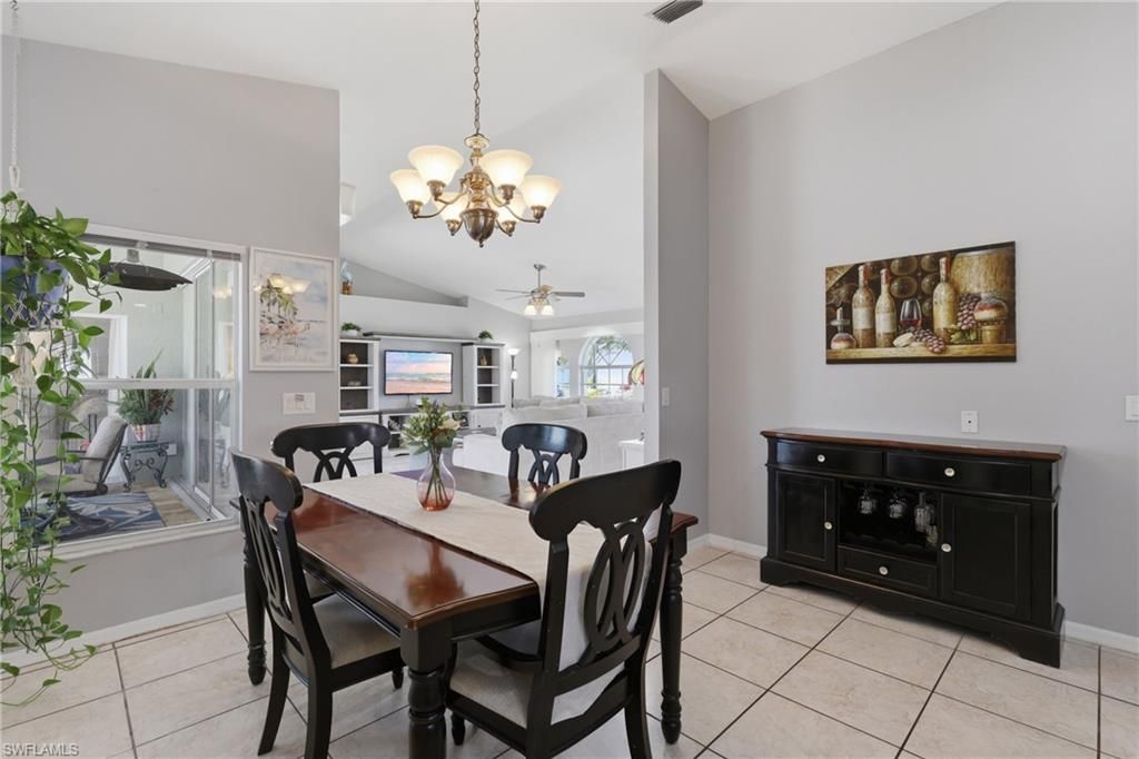 Image 27 of property listing at 522 SE 4th ST, Cape Coral, FL 33990