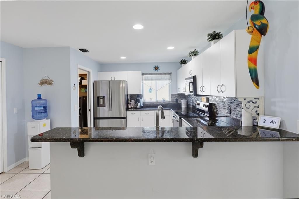 Image 28 of property listing at 522 SE 4th ST, Cape Coral, FL 33990