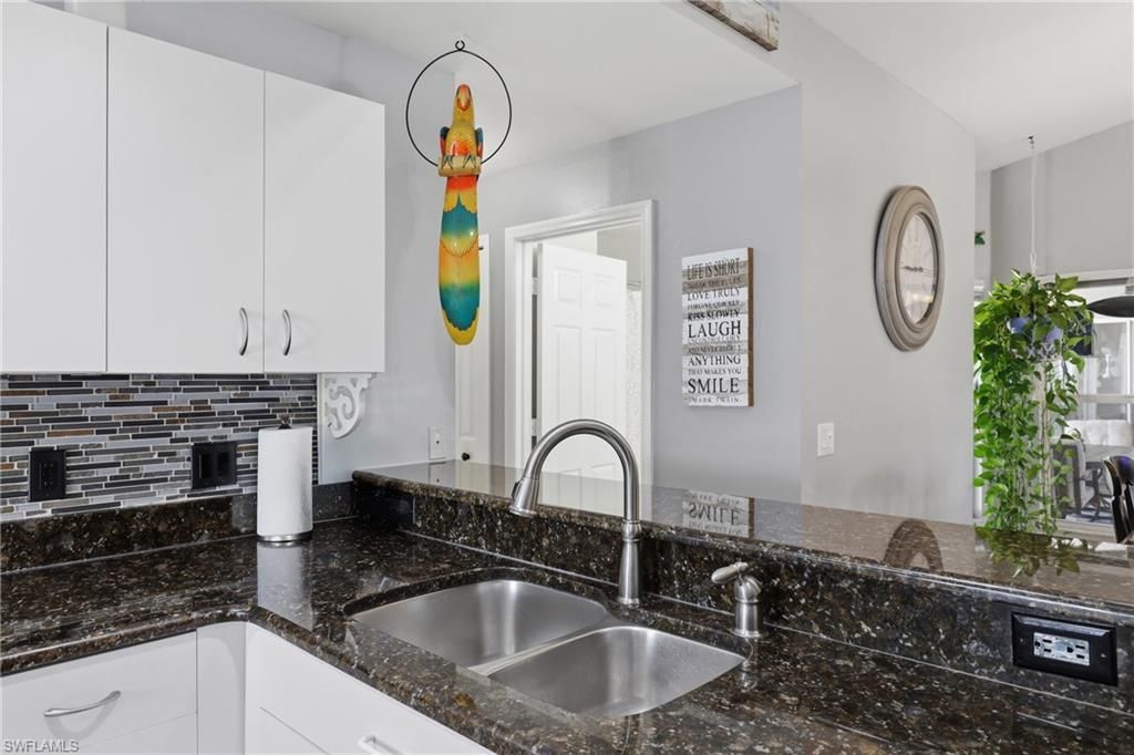 Image 31 of property listing at 522 SE 4th ST, Cape Coral, FL 33990
