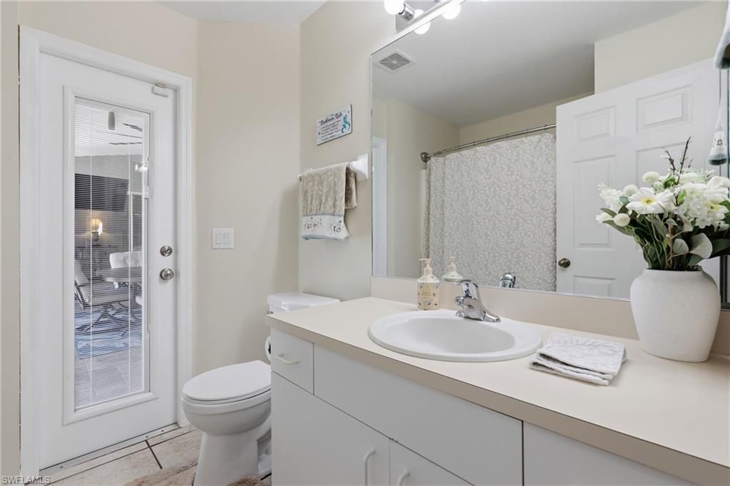 Image 36 of property listing at 522 SE 4th ST, Cape Coral, FL 33990