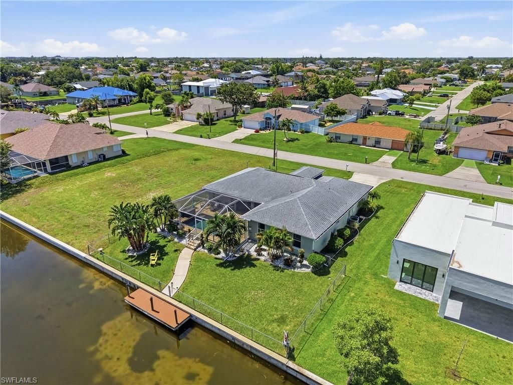 Image 39 of property listing at 522 SE 4th ST, Cape Coral, FL 33990