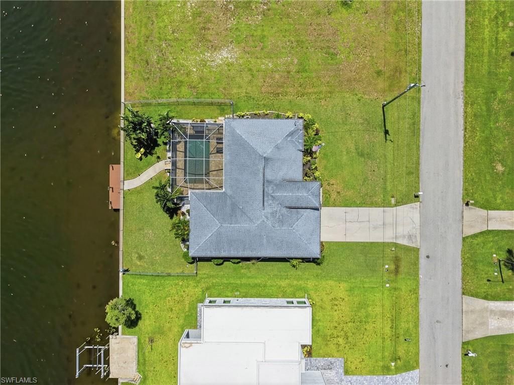 Image 41 of property listing at 522 SE 4th ST, Cape Coral, FL 33990