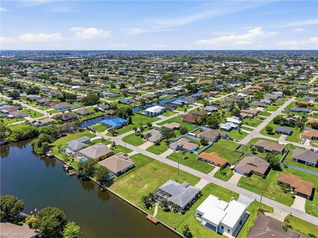 Image 42 of property listing at 522 SE 4th ST, Cape Coral, FL 33990