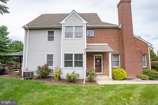 8041 CROSS CREEK CIR, Breinigsville, PA 18031