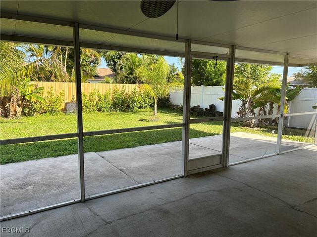 717 SE 10th AVE, Cape Coral, FL 33990