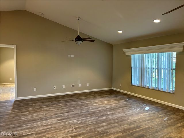 717 SE 10th AVE, Cape Coral, FL 33990