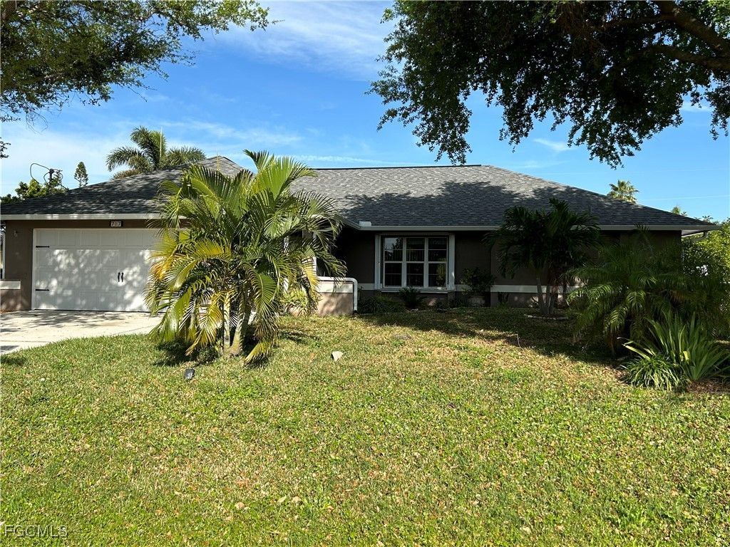 717 SE 10th AVE, Cape Coral, FL 33990